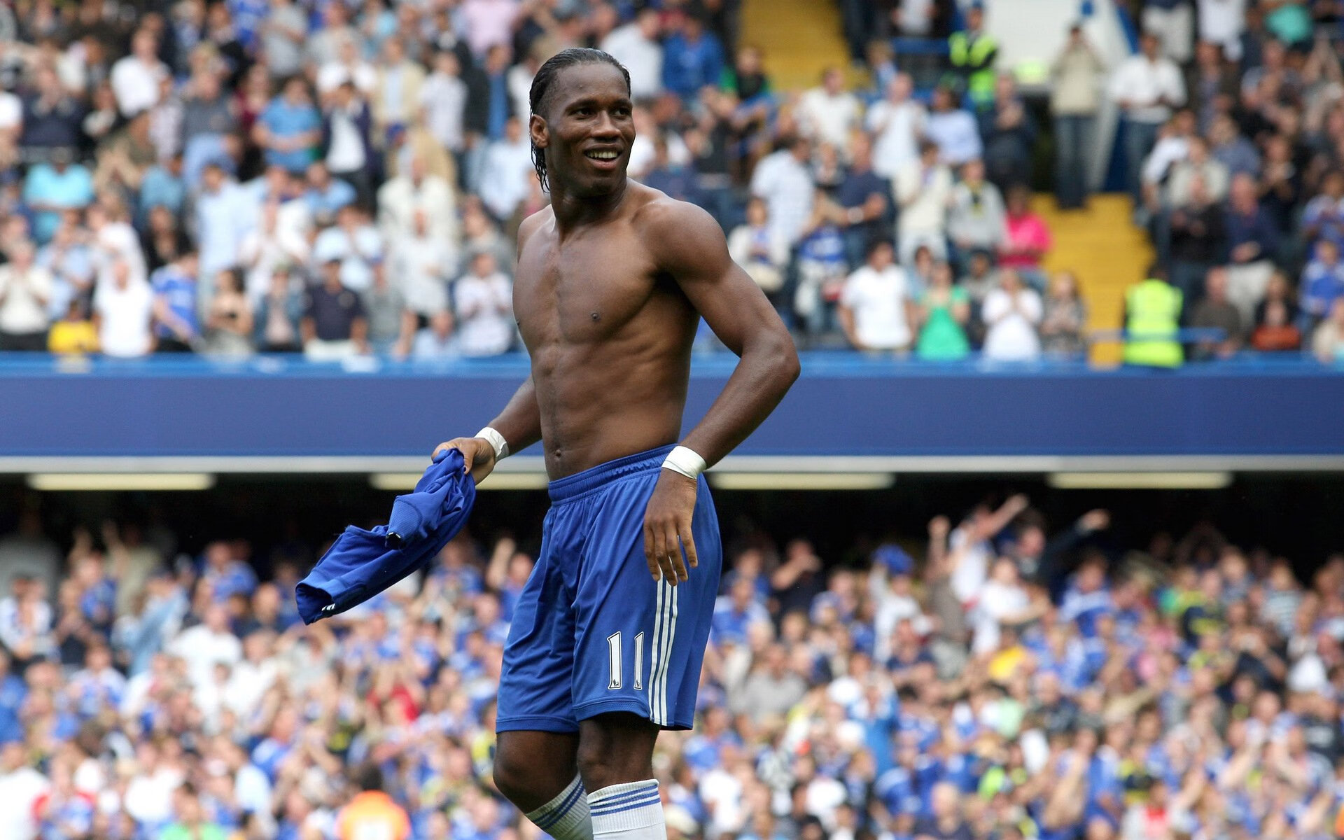 铁翼遮天，武切维奇压制级表演，老鹰主场力克公牛